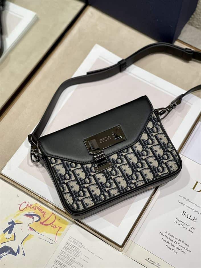 DIOR MESSENGER POUCH OBLIQUE GALAXY – DOB080