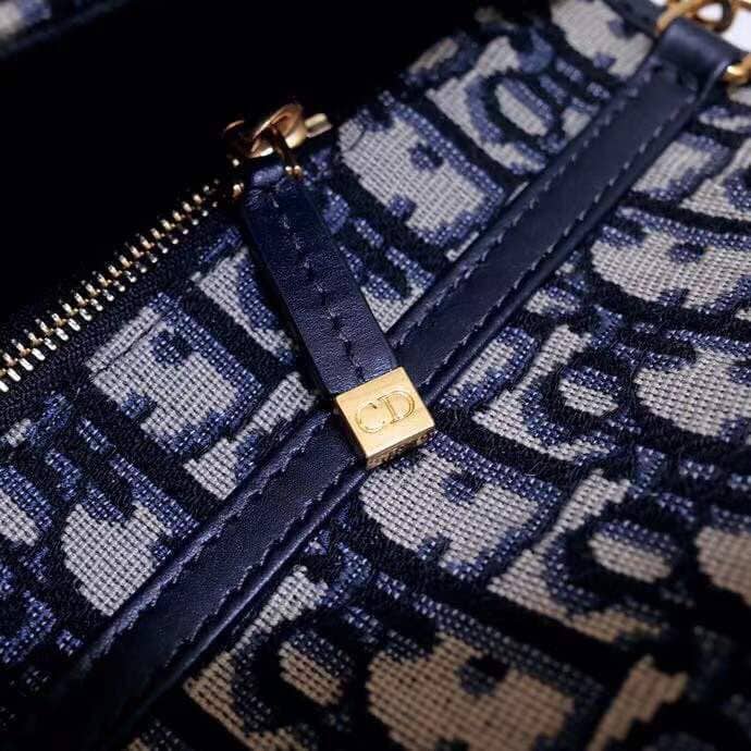 DIOR MONTAIGNE 30 CLUTCH CHAIN BAG – DOB014