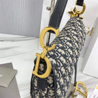 DIOR SADDLE BAG WITH STRAP BLUE DIOR OBLIQUE JACQUARD – DOB032
