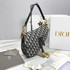 DIOR SADDLE BAG WITH STRAP BLUE DIOR OBLIQUE JACQUARD – DOB032