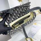 DIOR SADDLE BAG WITH STRAP BLUE DIOR OBLIQUE JACQUARD – DOB032