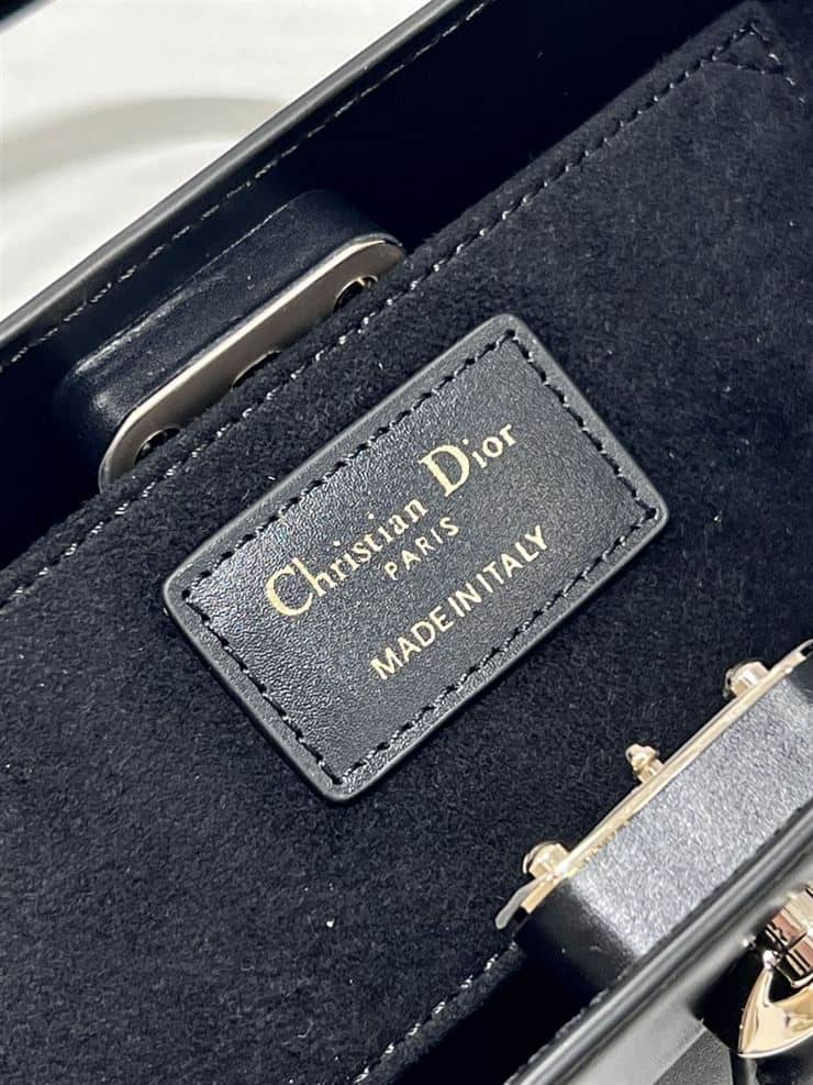 DIOR SMALL DIOR KEY BAG BLACK BOX CALFSKIN – DOB021
