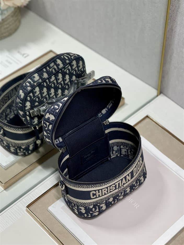 DIOR SMALL DIORTRAVEL VANITY CASE BLUE DIOR OBLIQUE EMBROIDERY – DOB093