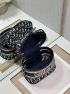 DIOR SMALL DIORTRAVEL VANITY CASE BLUE DIOR OBLIQUE EMBROIDERY – DOB093