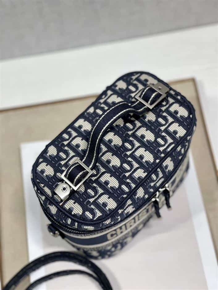 DIOR SMALL DIORTRAVEL VANITY CASE BLUE DIOR OBLIQUE EMBROIDERY – DOB093