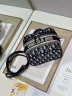 DIOR SMALL DIORTRAVEL VANITY CASE BLUE DIOR OBLIQUE EMBROIDERY – DOB093