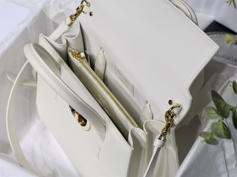 DIOR ST-HONORE TOTE BAG WHITE – DOB084