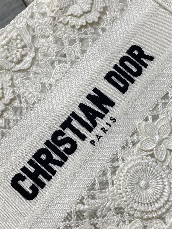DIOR TOTE BOOK WHITE BAG – DOB029