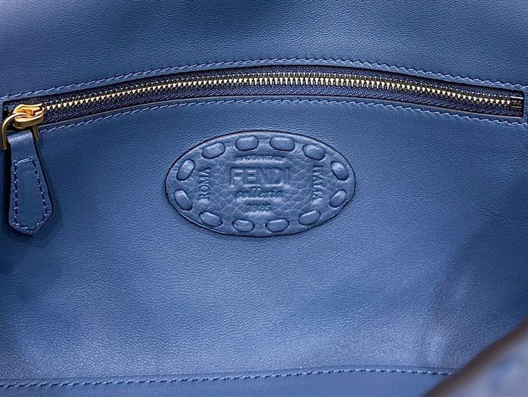 FENDI BAGUETTE BLUE SELLERIA BAG WITH OVERSIZE TOPSTITCHING – F029