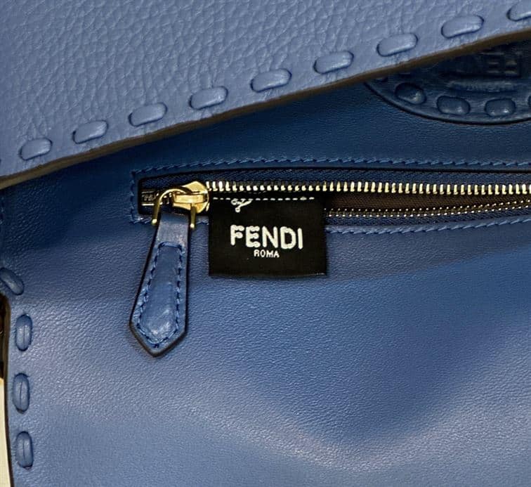 FENDI BAGUETTE BLUE SELLERIA BAG WITH OVERSIZE TOPSTITCHING – F029