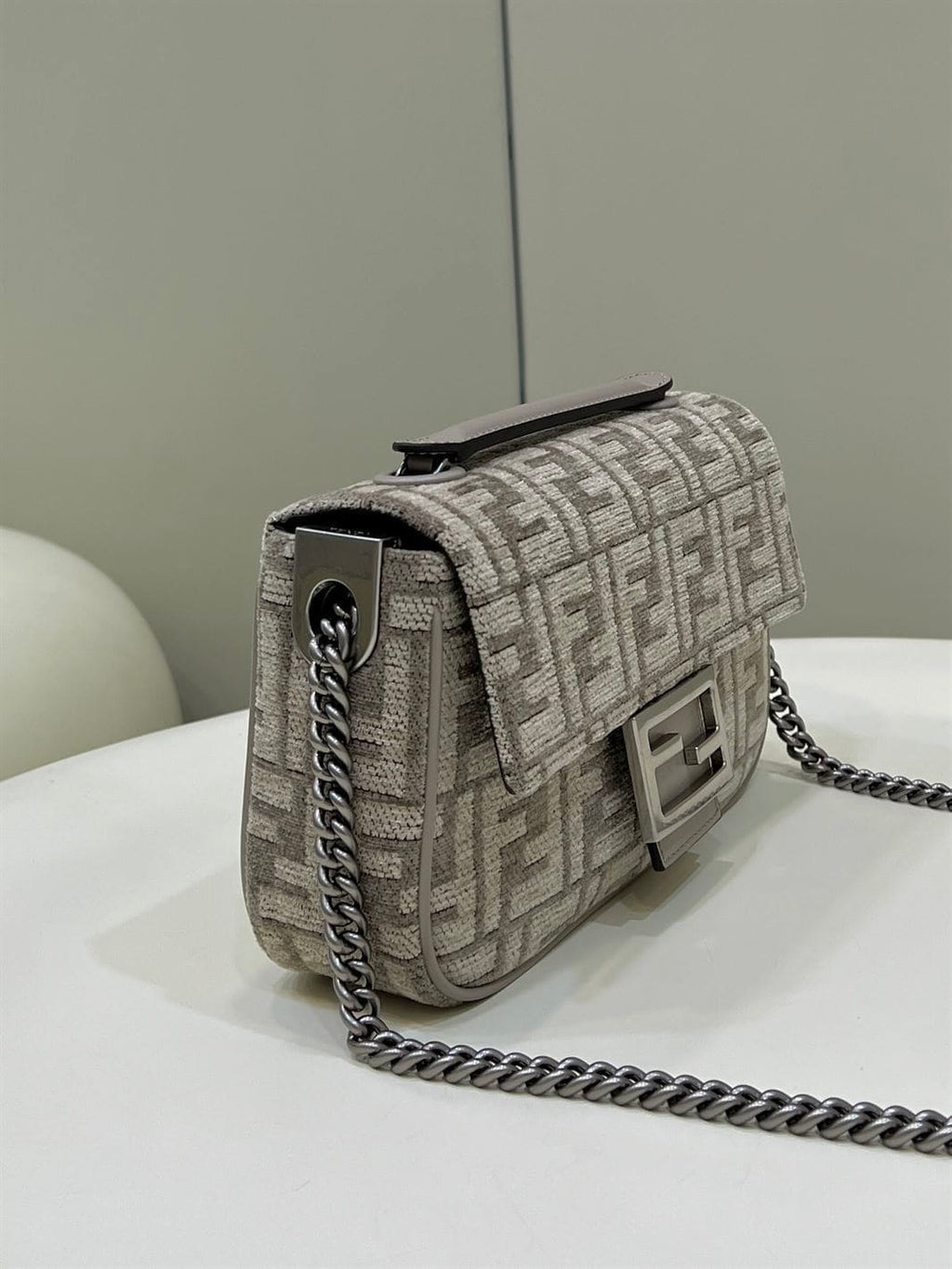 FENDI BAGUETTE CHAIN MIDI DARK GREY FF TAPESTRY FABRIC BAG – F026
