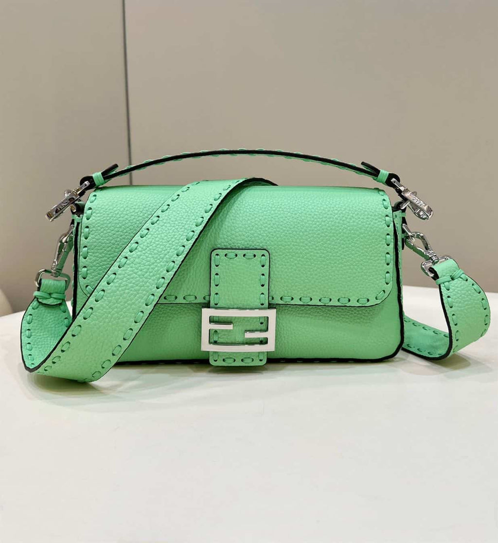 FENDI BAGUETTE GREEN SELLERIA BAG WITH OVERSIZE TOPSTITCHING – F031