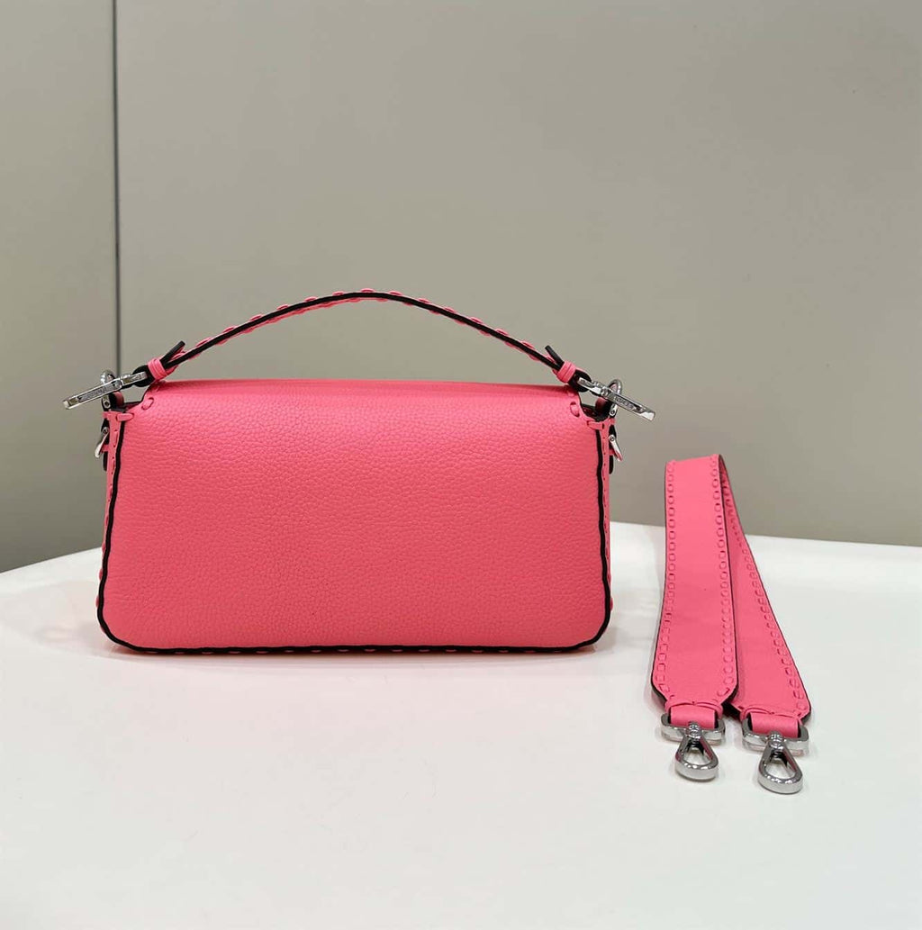 FENDI BAGUETTE PINK SELLERIA BAG WITH OVERSIZE TOPSTITCHING – F030