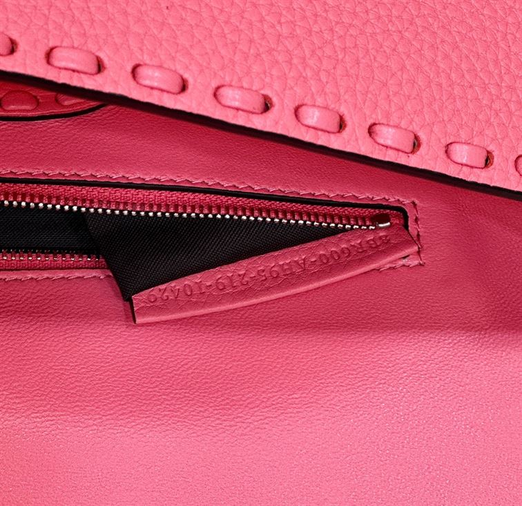 FENDI BAGUETTE PINK SELLERIA BAG WITH OVERSIZE TOPSTITCHING – F030