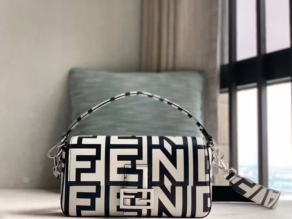 FENDI BAGUETTE TWO TONE LEATHER FENDI BY MARC JACOBS BAG – F045