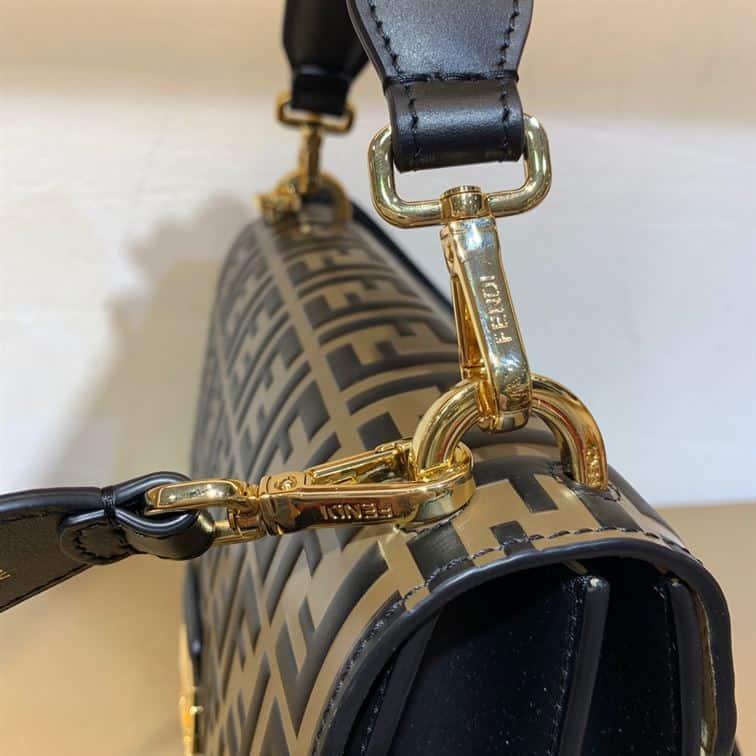 FENDI KAN I BLACK LEATHER BAG – F004