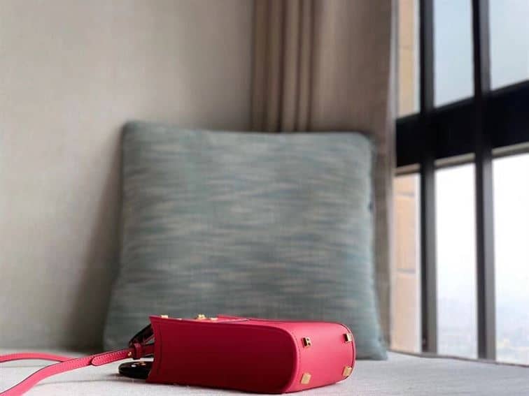 FENDI MINI SUNSHINE SHOPPER FUCHSIA LEATHER MINI BAG – F009