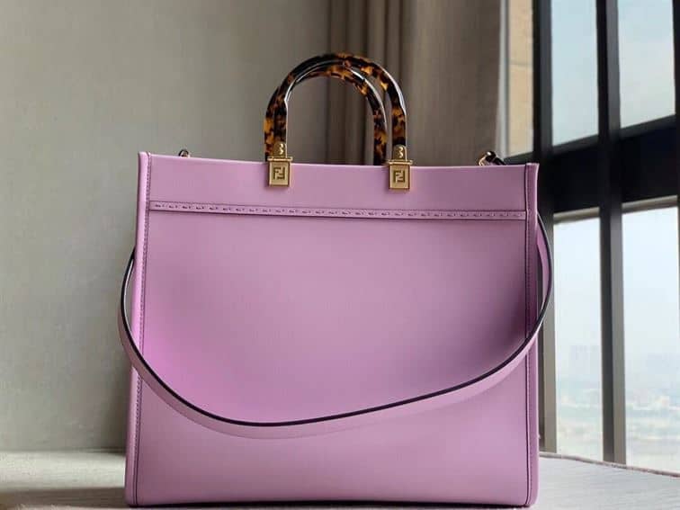 FENDI SUNSHINE MEDIUM LILAC LEATHER SHOPPER – F020