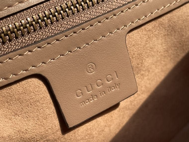 GUCCI GG MARMONT SMALL SHOULDER BAG IN BROWN LEATHER – GB60