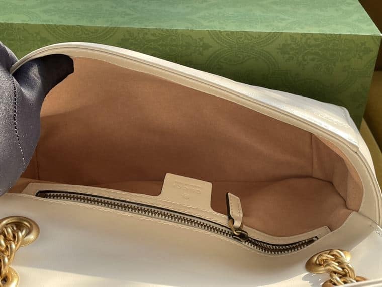 GUCCI GG MARMONT SMALL SHOULDER BAG IN WHITE LEATHER – GB59