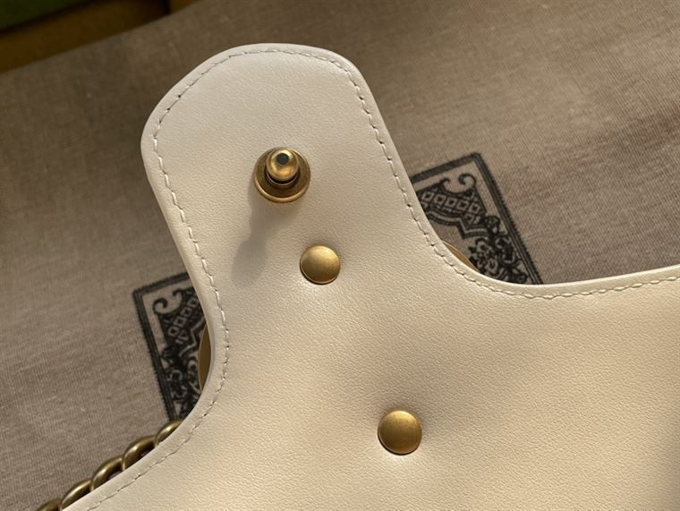 GUCCI GG MARMONT SMALL SHOULDER BAG IN WHITE LEATHER – GB59