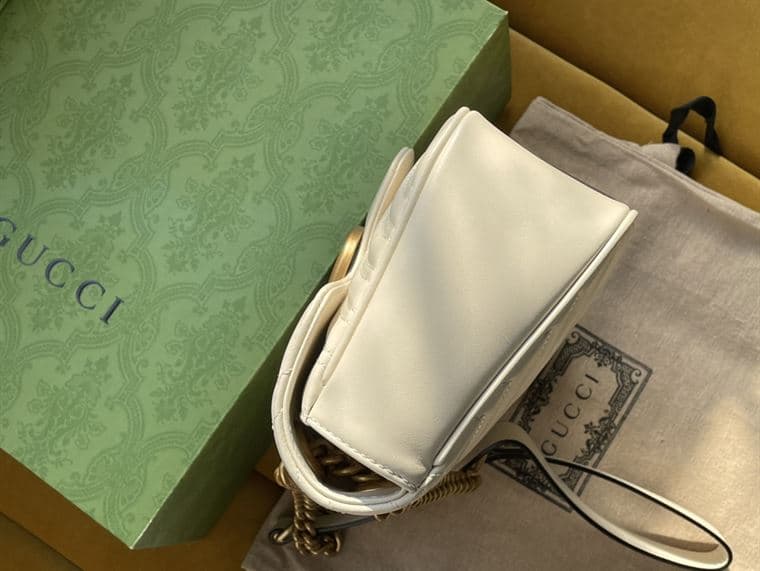 GUCCI GG MARMONT SMALL SHOULDER BAG IN WHITE LEATHER – GB59