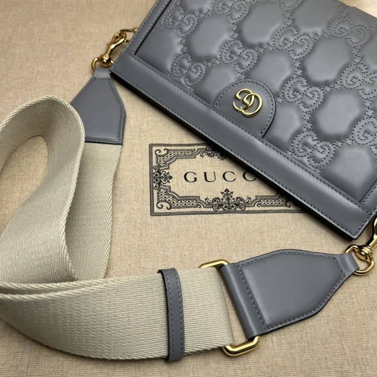 GUCCI SMALL GG QUILTED LEATHER BAG IN PALE GRAY – GB28