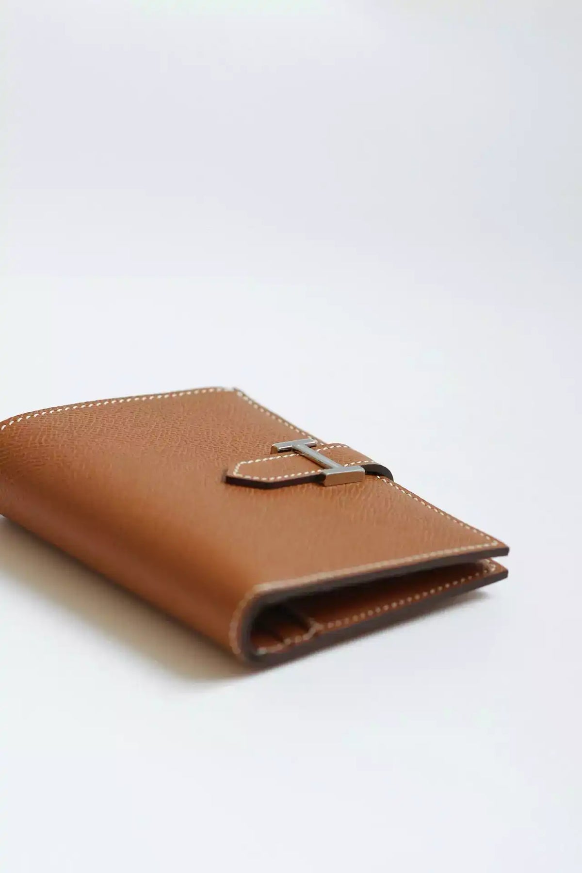 Hermes Bearn Compact Handmade Wallet in Gold Epsom Calfskin – HW152