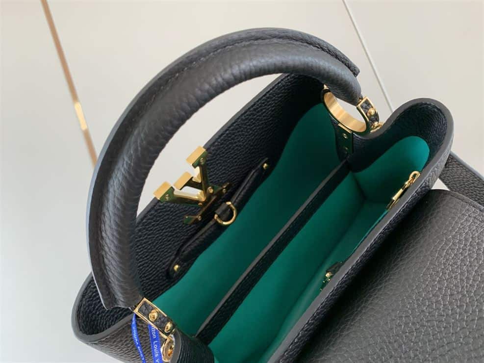 LOUIS VUITTON CAPUCINES BB Black – LW042