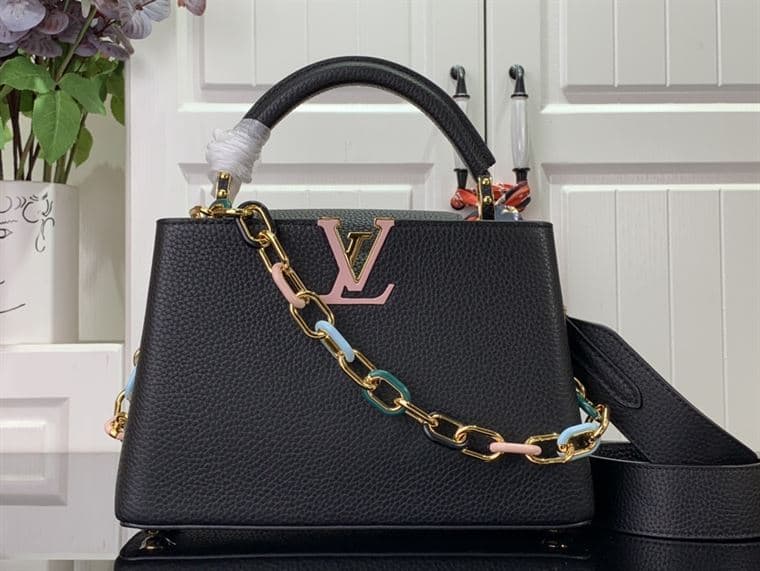 LOUIS VUITTON CAPUCINES BB BLACK – LW101