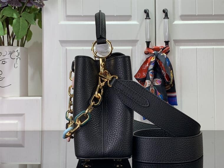 LOUIS VUITTON CAPUCINES BB BLACK – LW101