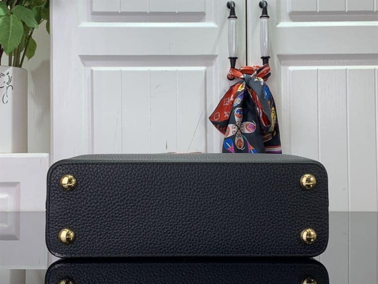 LOUIS VUITTON CAPUCINES BB BLACK – LW101