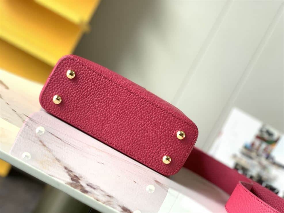 LOUIS VUITTON CAPUCINES MINI Red – LW047