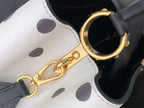 LOUIS VUITTON CAPUCINES MM White And Black – LW095