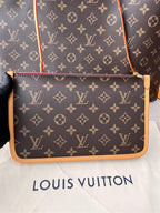 LOUIS VUITTON CARRYALL MM MONOGRAM – LW055