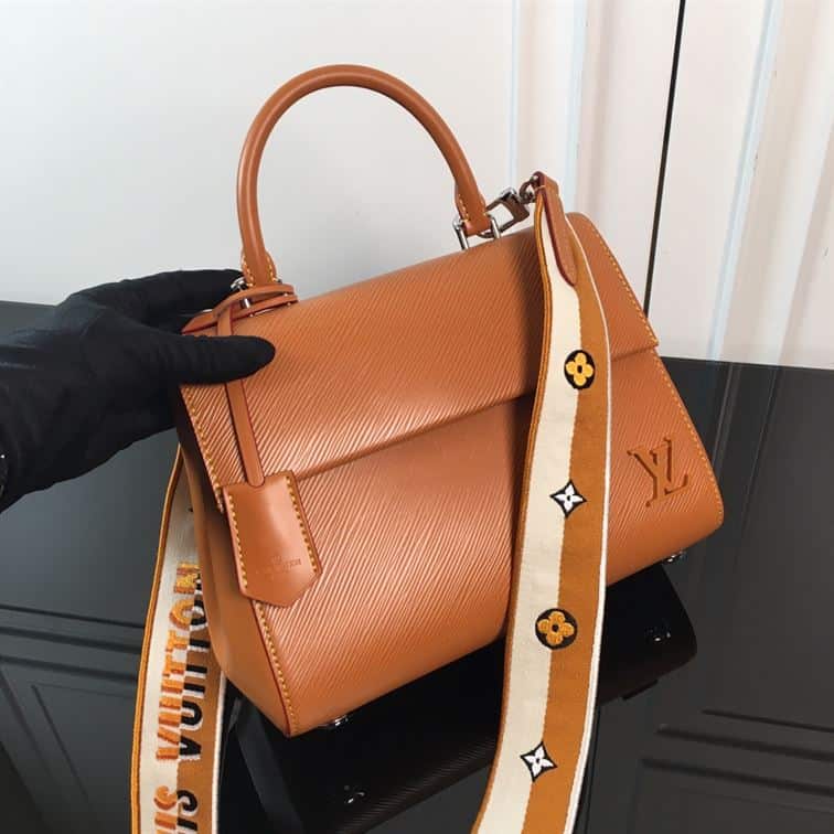 LOUIS VUITTON CLUNY BB EPI – LW070