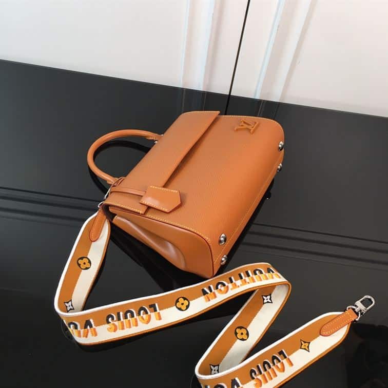 LOUIS VUITTON CLUNY BB EPI – LW070