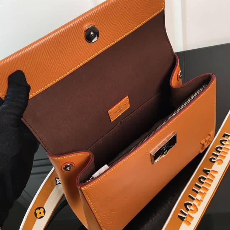 LOUIS VUITTON CLUNY BB EPI – LW070