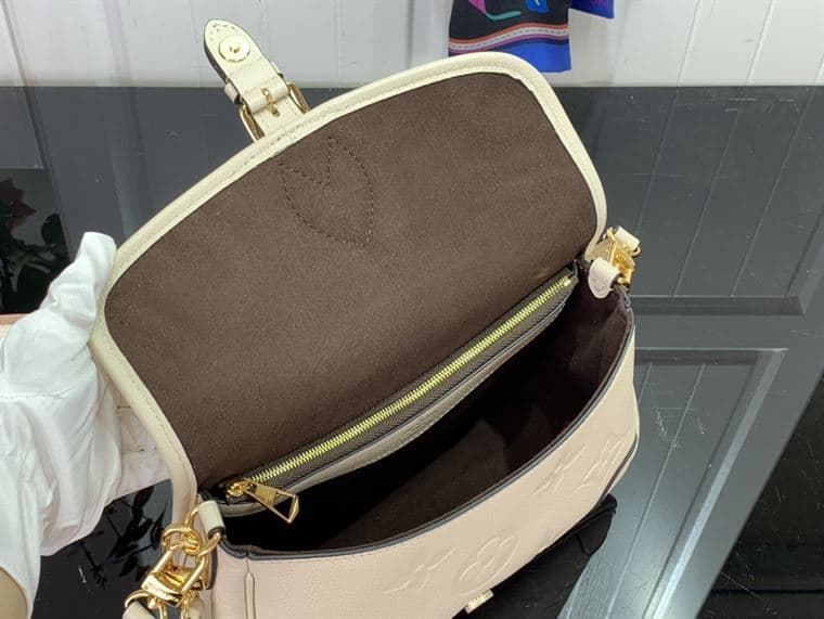 LOUIS VUITTON DIANE MONOGRAM EMPREINTE – LW113