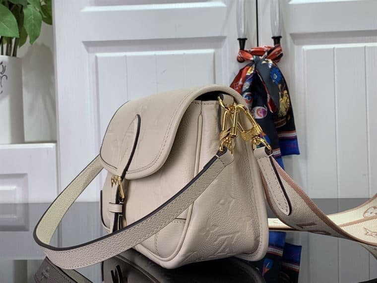 LOUIS VUITTON DIANE MONOGRAM EMPREINTE – LW113