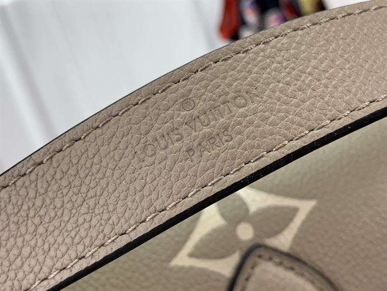 LOUIS VUITTON DIANE MONOGRAM EMPREINTE – LW114