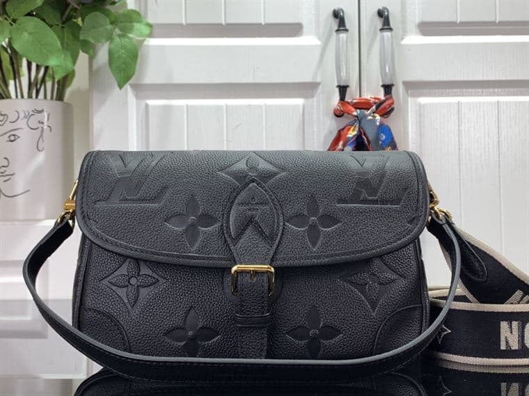 LOUIS VUITTON DIANE MONOGRAM EMPREINTE – LW115
