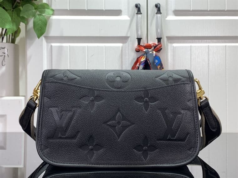 LOUIS VUITTON DIANE MONOGRAM EMPREINTE – LW115