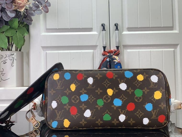 LOUIS VUITTON LV X YK NEVERFULL MM MONOGRAM – LW116