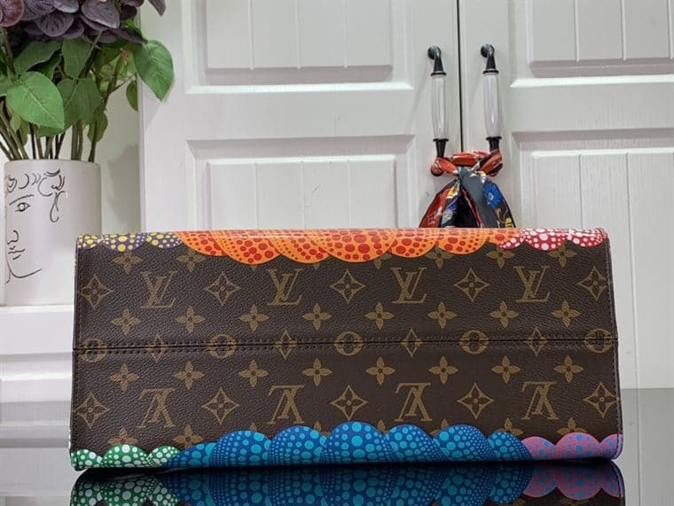 LOUIS VUITTON LV X YK ONTHEGO MM MONOGRAM – LW109