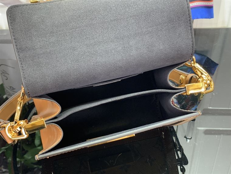 LOUIS VUITTON MINI DAUPHINE LOCK XL – LW096