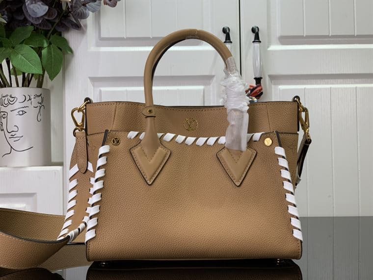 LOUIS VUITTON ON MY SIDE PM HIGH END LEATHERS – LW084