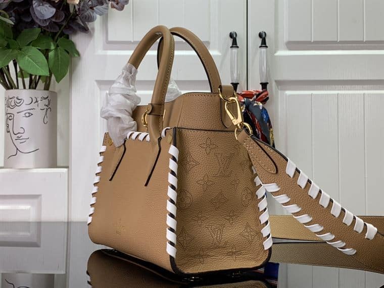 LOUIS VUITTON ON MY SIDE PM HIGH END LEATHERS – LW084