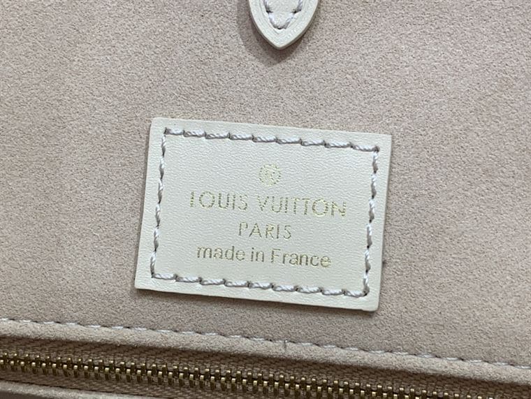 LOUIS VUITTON ONTHEGO MM BICOLOR MONOGRAM EMPREINTE LEATHER – LW121