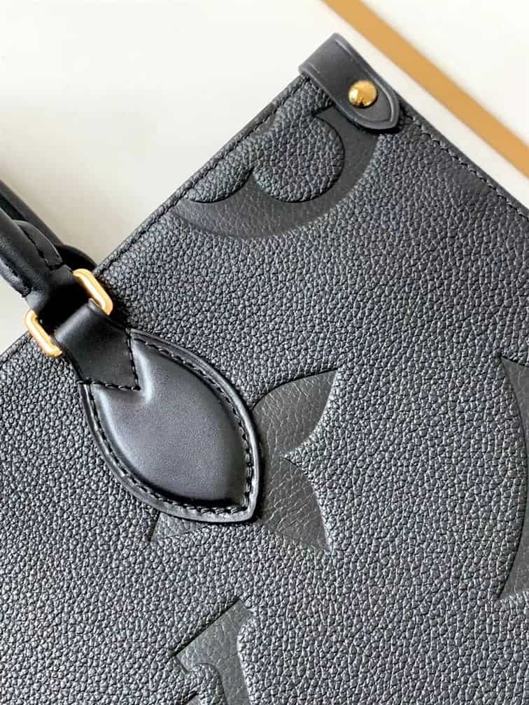 LOUIS VUITTON ONTHEGO MM BLACK MONOGRAM EMPREINTE – LW031